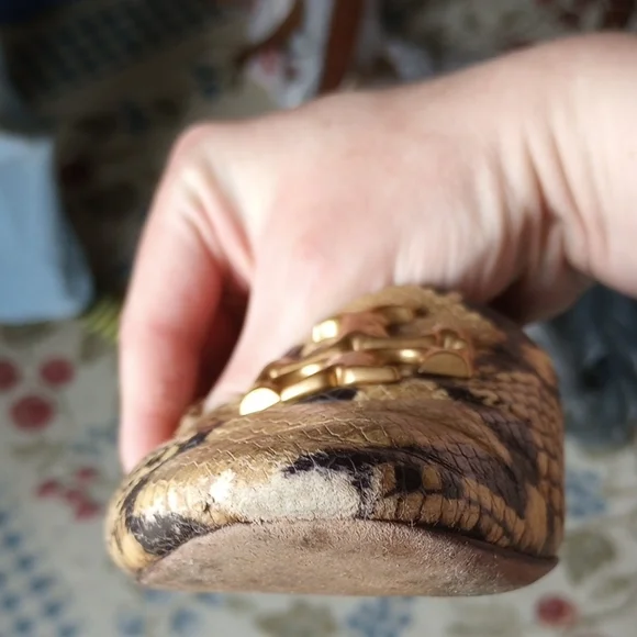 Tory Burch Cream and Brown Flats with Tassel Detail - Picture 7 of 16